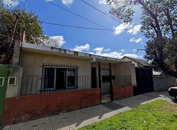 Casa · 78m² · 3 Ambientes · 1 Cochera · Casa de 3 Ambientes en Venta en Villa Luzuriaga