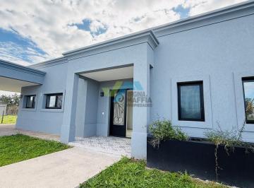 Casa · 220m² · 4 Ambientes · 2 Cocheras · Casa en Venta en Monet Barrio Privado, Campana, G. B. a. Zona Norte
