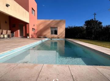 Casa · 205m² · 5 Ambientes · Casa en Venta 5 Ambientes en El Barrio El Cardal, Los Cardales