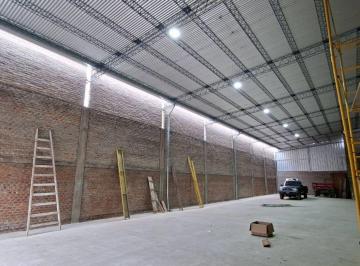 Bodega-Galpón · 390m² · Galpón Sobre Calle French y Av Fdo. Zuviria