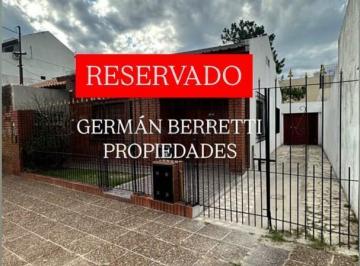 Casa · 140m² · 3 Ambientes · 1 Cochera · Casa en Alquiler en Lanús Este, Lanús, G. B. a. Zona Sur