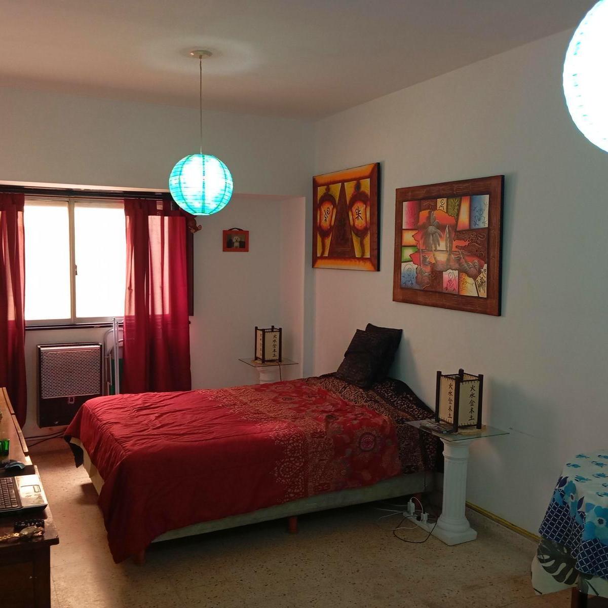 Venta de departamento de 1 ambiente. Contrafrente. Posee una superficie cubierta de 27 mts2 aprox.