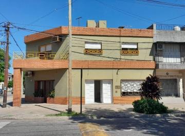 Casa · 200m² · 5 Ambientes · 1 Cochera · Casa Planta Alta de 3 Dorm. con Garage Alquiler