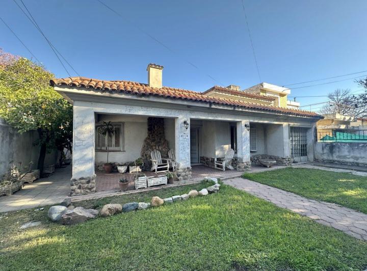 Casa · 290m² · 3 Ambientes · 1 Cochera