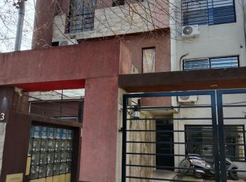 Departamento de 1 ambiente, Morón · Departamento Al Frente 2do. Piso por Escaleraa 3 Cuadras de Av Gaona