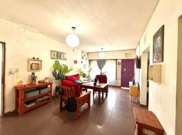Casa · 60m² · 3 Ambientes · 2 Cocheras · Casa 3 Ambientes en Venta Guernica Amplio Jardin