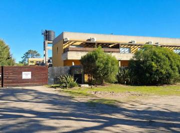 Departamento · 75m² · 3 Ambientes · 1 Cochera · Departamento Alquiler Anual Ostende 3 Amb Jardin