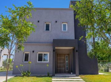 Casa · 143m² · 5 Ambientes · 2 Cocheras · Casa en Venta 5 Amb Bº San Pablo Pilar