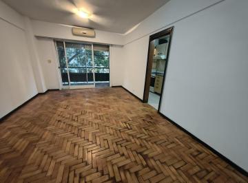 Departamento · 71m² · 4 Ambientes · Alquiler Depto 4 Amb Balcon Frente Patio