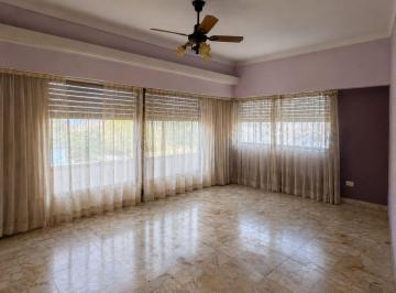 Casa · 172m² · 5 Ambientes · 1 Cochera · Venta Casa 5amb Caseros