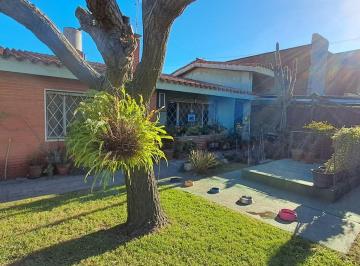 Casa · 293m² · 4 Ambientes · 3 Cocheras · Venta Nuda Propiedad Casa 2 Dorm. Solymar