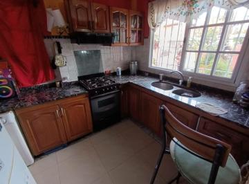 Casa · 150m² · 4 Ambientes · 2 Cocheras · Venta Casa 4 Amb Pileta Garaje Hurlingham