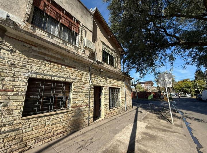 Casa · 271m² · 6 Ambientes · 1 Cochera