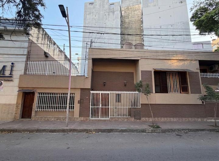 Casa · 310m² · 5 Ambientes