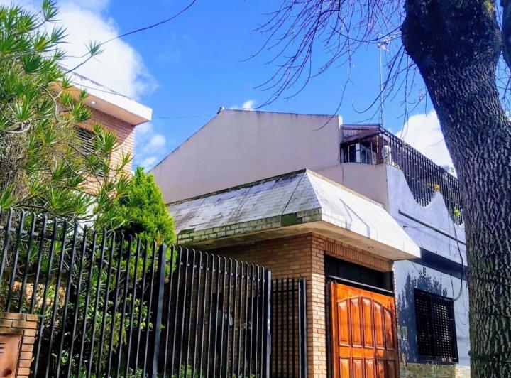 Casa · 170m² · 4 Ambientes · 1 Cochera