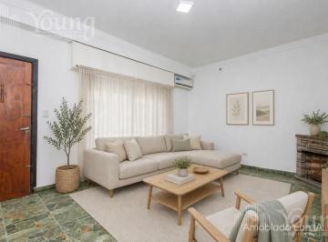 Casa · 200m² · 6 Ambientes · 1 Cochera · Casa 6 Ambientes en Bernal Este con Terraza