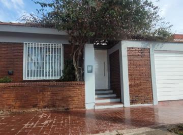 Casa · 110m² · 3 Dormitorios · 2 Cocheras · Casa en Venta Barrio Residencial Cementista