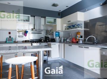 Casa · 426m² · 4 Dormitorios · 2 Cocheras · Casa en Venta Vicente López Al 300 Macrocentro