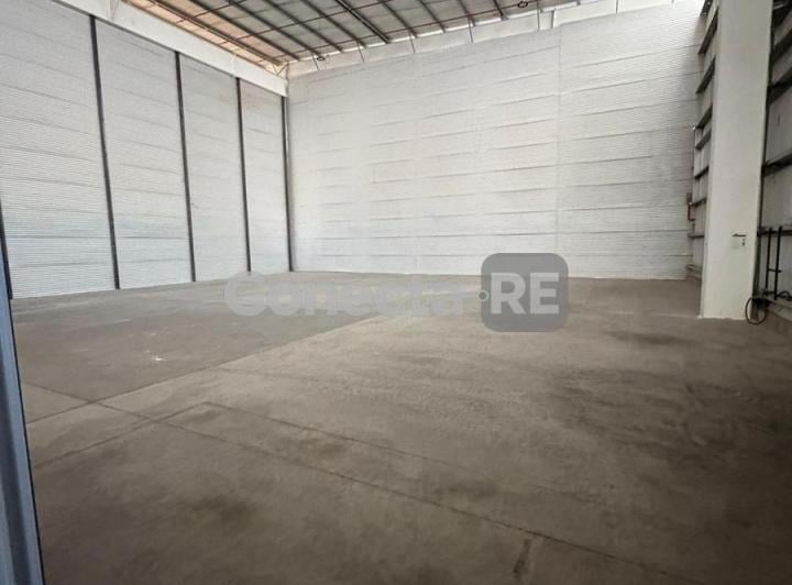 Depósito · 880m²