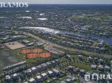 Terreno · 892m² · Muy Buen Lote Al Lago en El Barrio Ceibos de Puertos del Lago con Excelente Orientacion Noreste.
