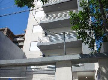 Departamento · 37m² · 2 Ambientes · Departamento Contra Frente de 1 Dormitorio con Placard Embutido y Piso Flotante, Cocina Completa con