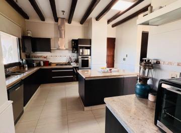Casa · 449m² · 5 Ambientes · 3 Cocheras · Venta Casa Rincon de Araoz