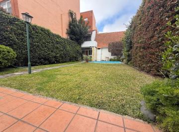 Casa · 194m² · 4 Ambientes · 3 Cocheras · Casa Chalet en Venta en San Fernando, G. B. a. Zona Norte, Argentina