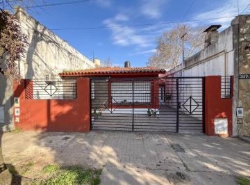 Casa · 87m² · 5 Ambientes · 1 Cochera · Alquiler Casa 2 Dorm.. Barrio Belgrano. Rosario.