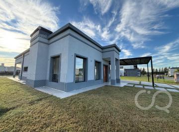 Casa · 217m² · 5 Ambientes · 2 Cocheras · Venta Casa 5 Ambientes Rebenque Canning