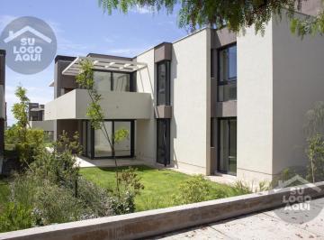 PH · 1960000ha · 4 Ambientes · 1 Cochera · Departamento en Planta Baja con Jardín y 2 Dorm. – Barrio Dalvian