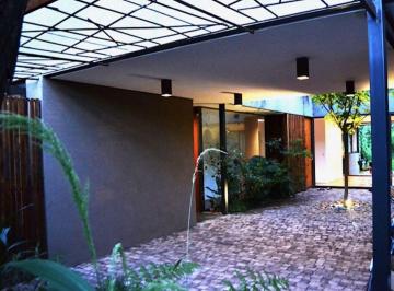 Casa de 7 ambientes, San Isidro · Casa Moderna en Lomas de San Isidro, Mucho Diseño