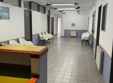 Oficina comercial · 200m² · 6 Ambientes · Oficina en Muñiz