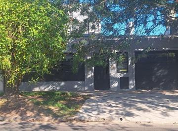 Casa · 170m² · 4 Ambientes · 1 Cochera · Casa en Venta - City Bell