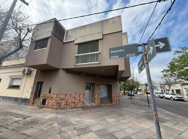 Casa · 257m² · 5 Ambientes · 2 Cocheras