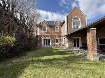 Casa · 187m² · 5 Ambientes · 1 Cochera · Venta Casa Ituzaingó 5 Ambientes con Piscina en Barrio Cerrado El Jagüel