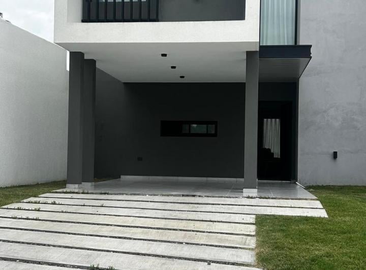 Casa · 160m² · 3 Ambientes · 1 Cochera