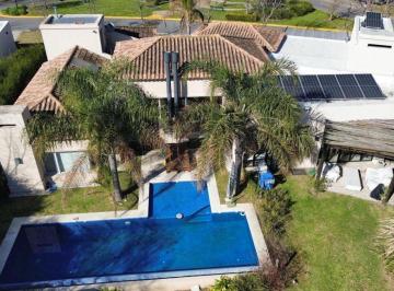 Casa de 6 ambientes, Tigre · Casa de 1200 m² con 4 Dorm. en Venta en Santa Catalina