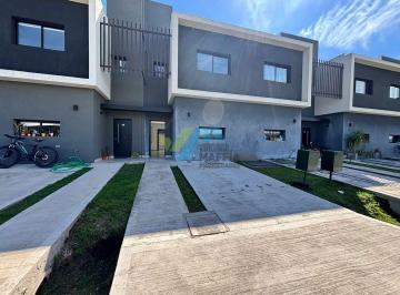 Casa · 100m² · 4 Ambientes · Casa Dúplex en Alquiler en El Aljibe, Pilar, G. B. a. Zona Norte
