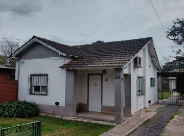 PH de 3 ambientes, Esteban Echeverría · PH Al Frente Tipo Casa a m de Fair con Cochera y Jardín
