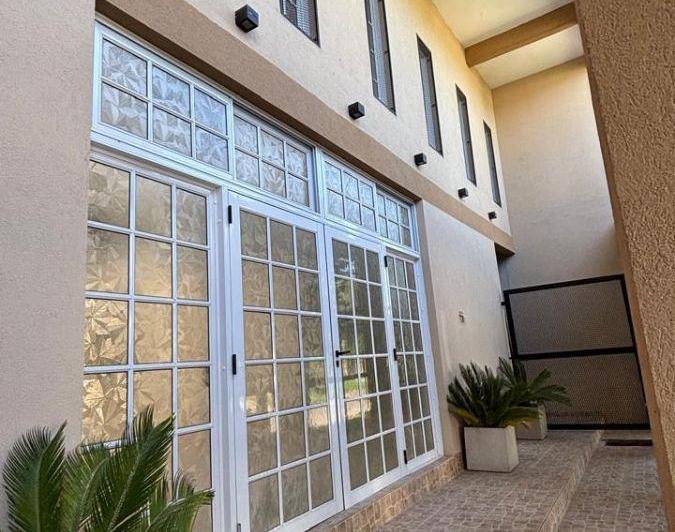 Local comercial · 140m² · 3 Ambientes