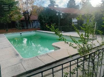 Casa · 600m² · 7 Ambientes · 3 Cocheras · Venta de Casa 7 Amb. a Media Cuadra del Club House – Aranzazu