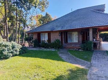 Casa · 165m² · 5 Ambientes · 2 Cocheras · Venta de Casa 5 Amb. a Refaccionar en La Manzana del Golf – Aranzazu