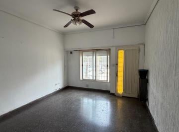 PH · 42m² · 2 Ambientes · 1 Cochera · Alquiler PH 2 Ambientes con Patio y Cochera Cubierta