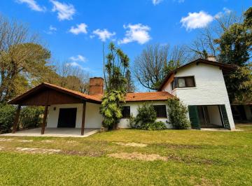 Casa · 190m² · 6 Ambientes · 2 Cocheras · Casa en Venta - 6 Ambientes - Cuba - Universidad de Buenos Aires Al 2500, Villa de Mayo
