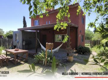 Casa · 128m² · 3 Ambientes · 1 Cochera · Casa en Villa Giardino con Vista a Las Sierras