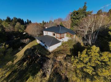 Casa · 250m² · 1 Cochera · Casa en Venta en Pájaro Azul, Bariloche, Patagonia