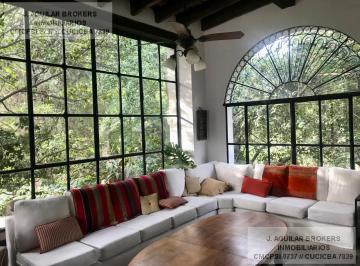 Casa · 350m² · 5 Ambientes · Casa en Alquiler, Enero 2027.