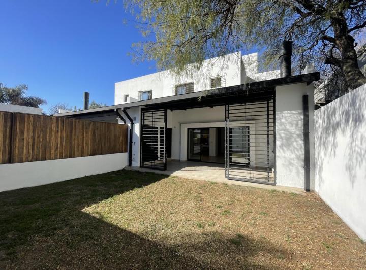 Casa · 165m² · 3 Ambientes · 1 Cochera