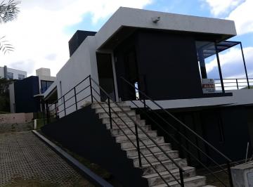 Casa · 140m² · 6 Ambientes · 2 Cocheras · Duplex - La Cuesta
