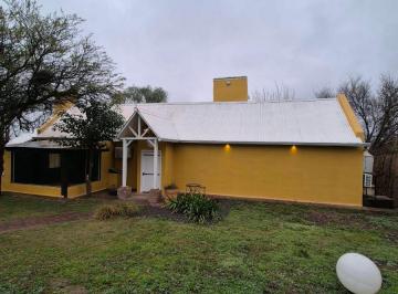 Casa de 5 ambientes, Mendiolaza · Alquiler – Casa con Pileta en Mendiolaza